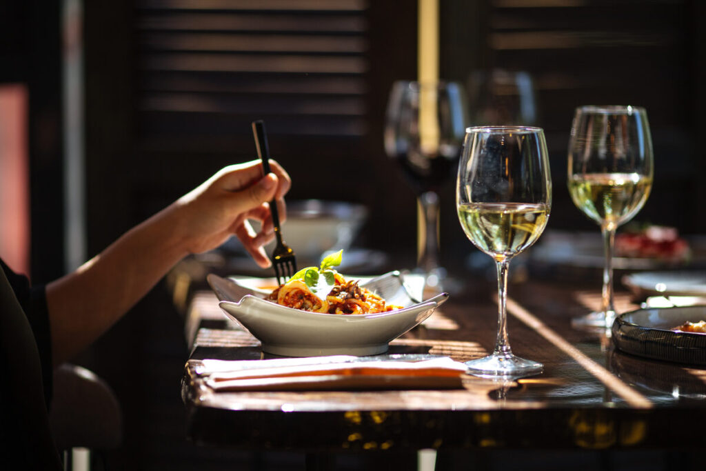 A Food Lover’s Guide to Mill Neck: Uncovering the Best Eats in Oyster Bay’s Hidden Gem